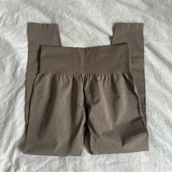 NVGTN Taupe Solid Seamless Leggings - Picture 3 of 4